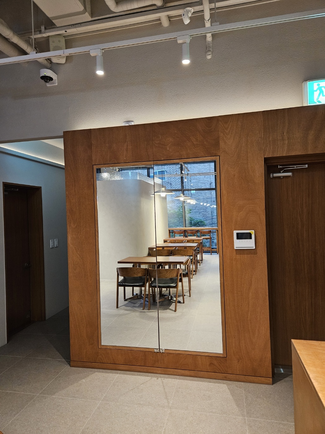 합정역 카페  - 이미지 12